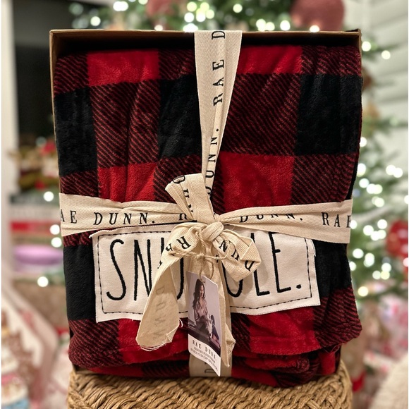Rae Dunn Buffalo plaid blanket SNUGGLE boxed gift throw - Picture 7 of 11